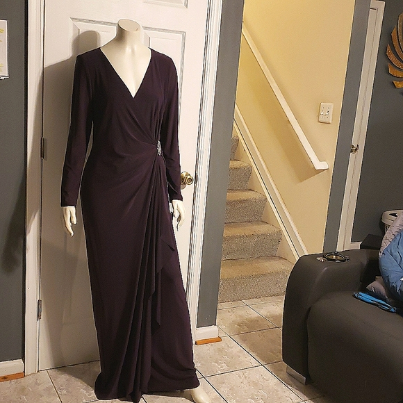 Dress,Ralph Lauren fuax wrap with beautiful gem broach - Picture 6 of 9